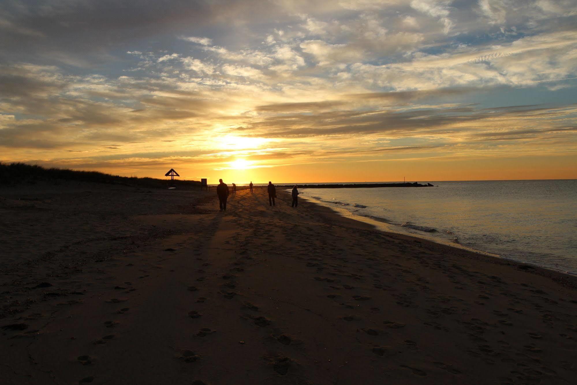 Edgewater Beach Resort, A Vri Resort Dennisport Bagian luar foto